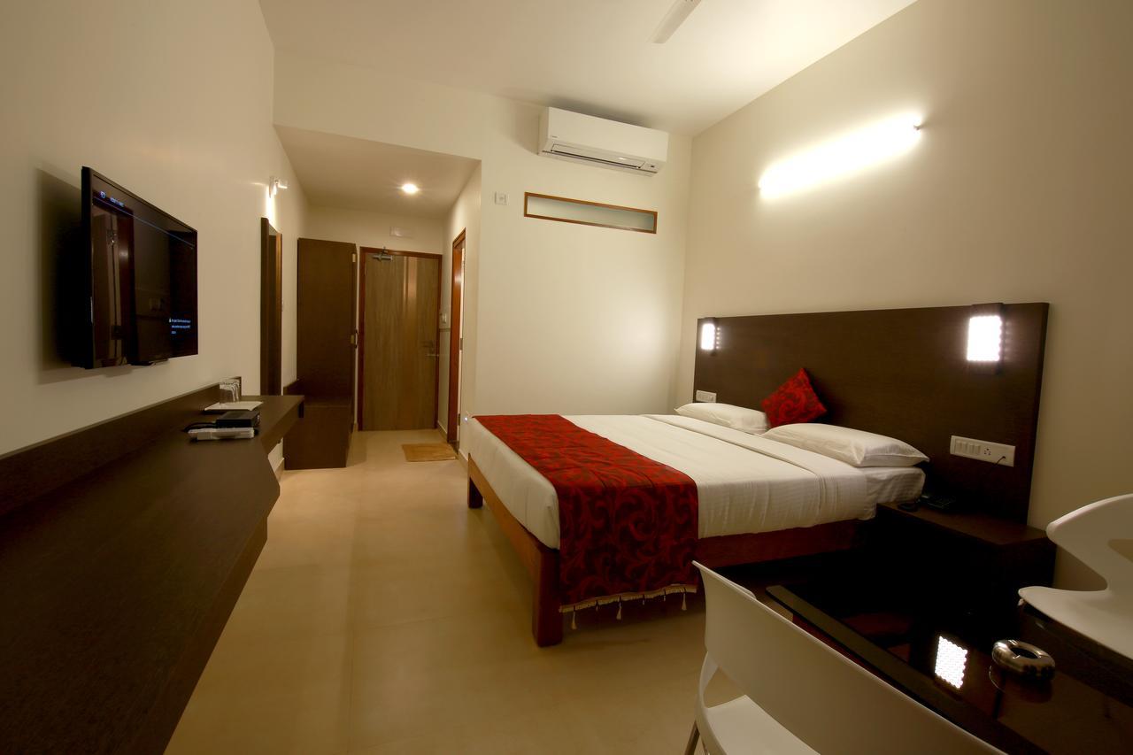 Hotel Palguni Residency Hassan Zewnętrze zdjęcie