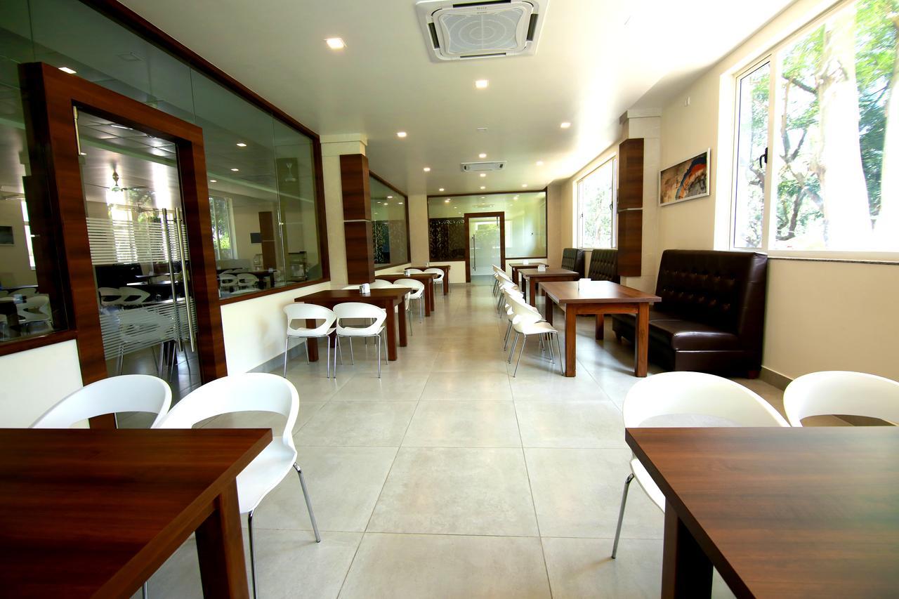Hotel Palguni Residency Hassan Zewnętrze zdjęcie